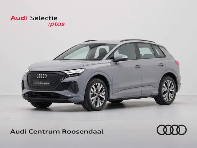 Photo 1 : Audi Q4 2021 Électrique