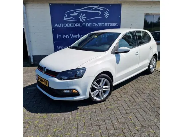 Photo 1 : Volkswagen Polo 2015 Petrol