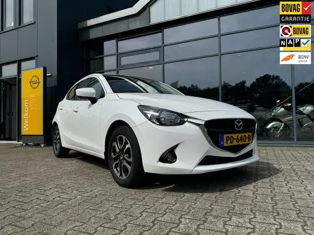 Photo 1 : Mazda 2 2017 Essence