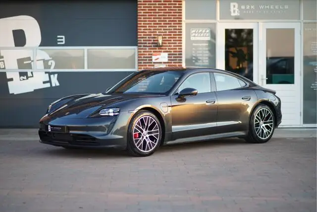 Photo 1 : Porsche Taycan 2021 Electric