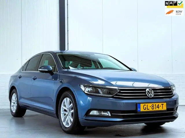 Photo 1 : Volkswagen Passat 2015 Essence