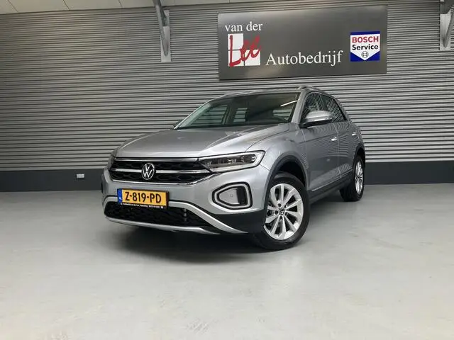 Photo 1 : Volkswagen T-roc 2023 Essence