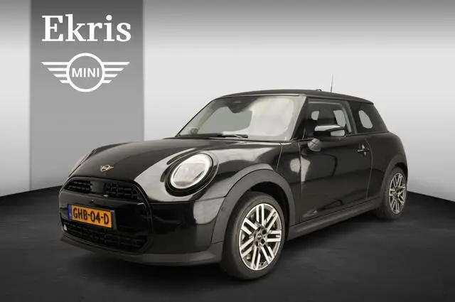 Photo 1 : Mini Cooper 2024 Petrol