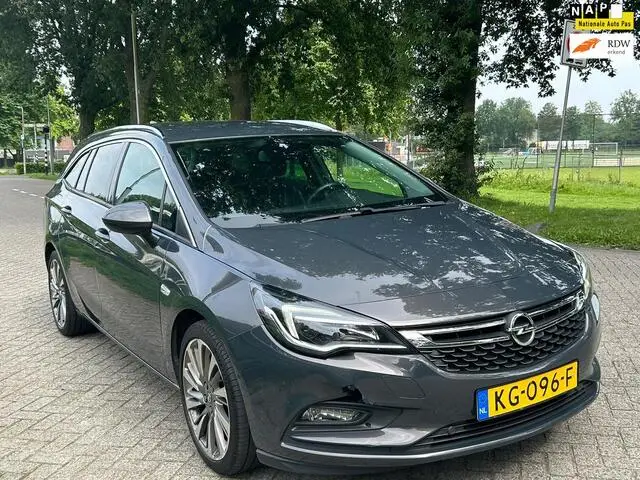 Photo 1 : Opel Astra 2016 Petrol