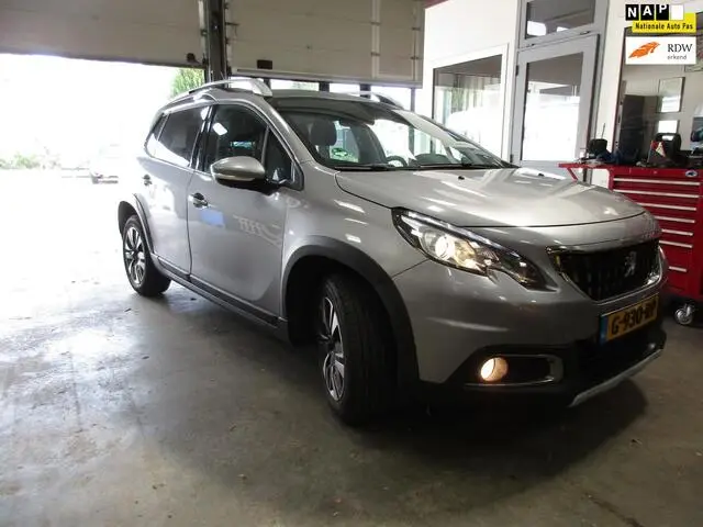 Photo 1 : Peugeot 2008 2019 Petrol