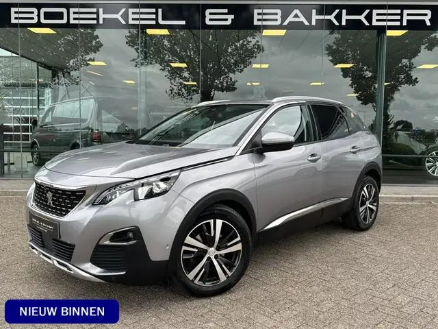 Photo 1 : Peugeot 3008 2016 Petrol