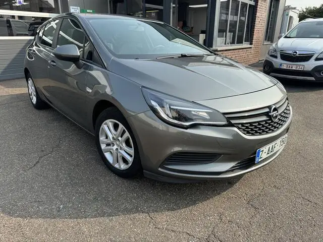 Photo 1 : Opel Astra 2016 Petrol