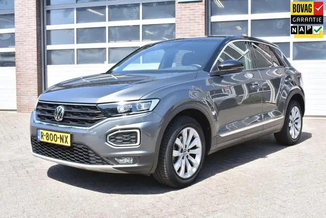 Photo 1 : Volkswagen T-roc 2021 Essence