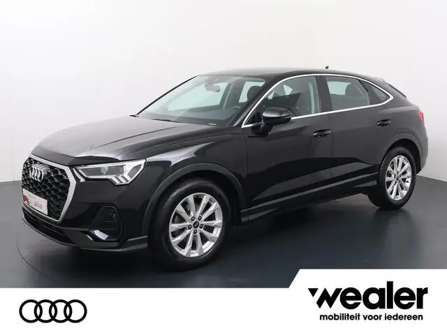 Photo 1 : Audi Q3 2022 Essence