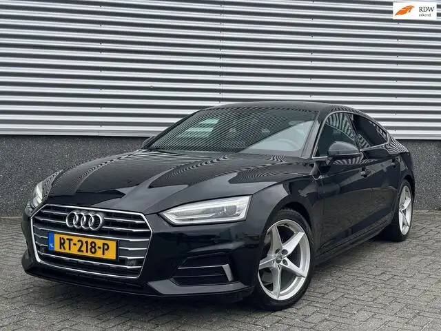 Photo 1 : Audi A5 2017 Petrol