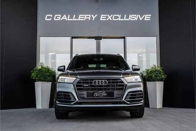 Photo 1 : Audi Q5 2020 Hybrid