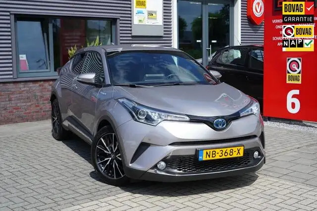 Photo 1 : Toyota C-hr 2016 Hybrid