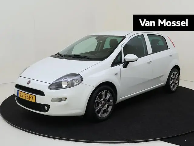 Photo 1 : Fiat Punto 2019 Petrol