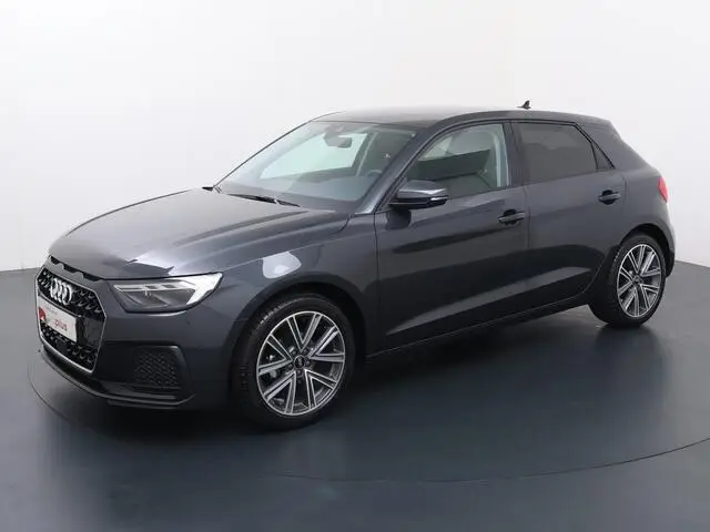 Photo 1 : Audi A1 2023 Essence