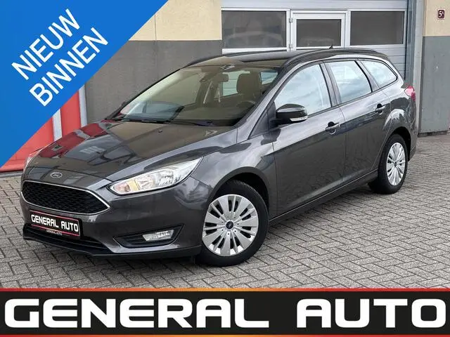 Photo 1 : Ford Focus 2016 Petrol