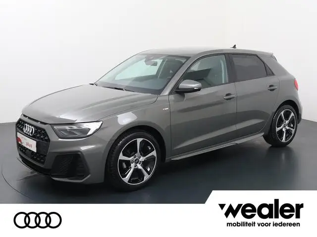 Photo 1 : Audi A1 2023 Essence