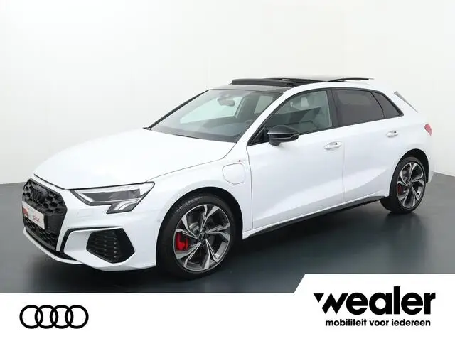 Photo 1 : Audi A3 2024 Hybride