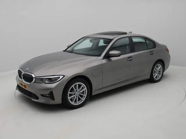 Photo 1 : Bmw Serie 3 2021 Hybrid