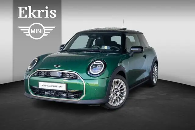 Photo 1 : Mini Cooper 2024 Petrol