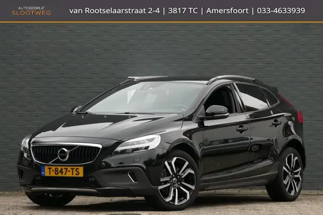 Photo 1 : Volvo V40 2019 Petrol