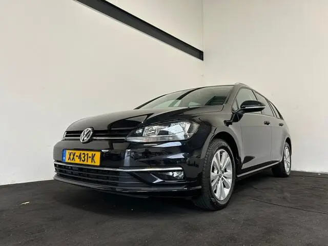 Photo 1 : Volkswagen Golf 2019 Petrol