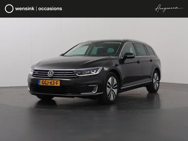 Photo 1 : Volkswagen Passat 2018 Hybrid