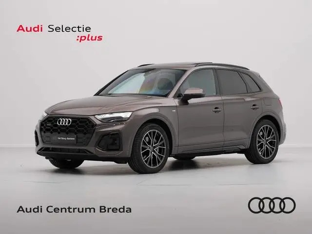 Photo 1 : Audi Q5 2024 Hybride