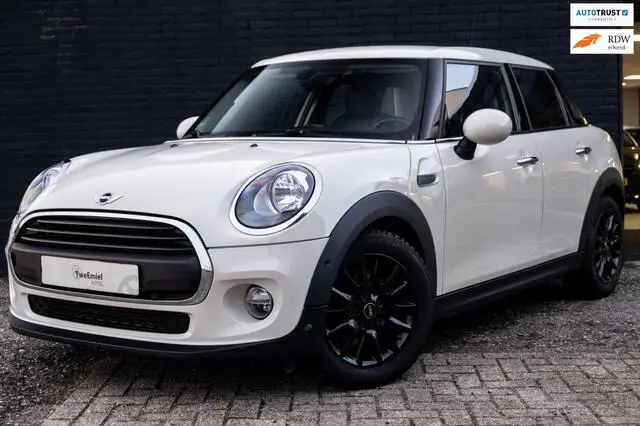 Photo 1 : Mini One 2016 Petrol