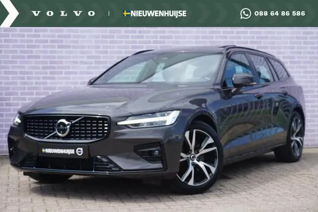 Photo 1 : Volvo V60 2023 Essence