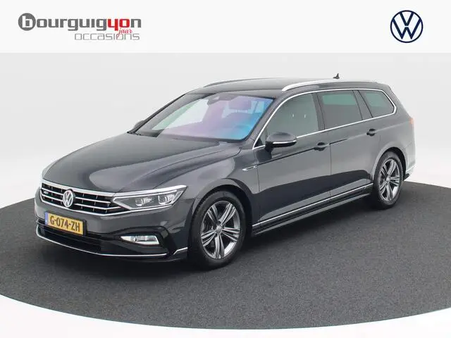 Photo 1 : Volkswagen Passat 2020 Petrol