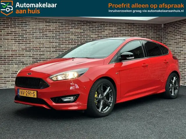 Photo 1 : Ford Focus 2017 Petrol