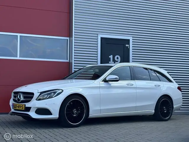 Photo 1 : Mercedes-benz Classe C 2015 Essence