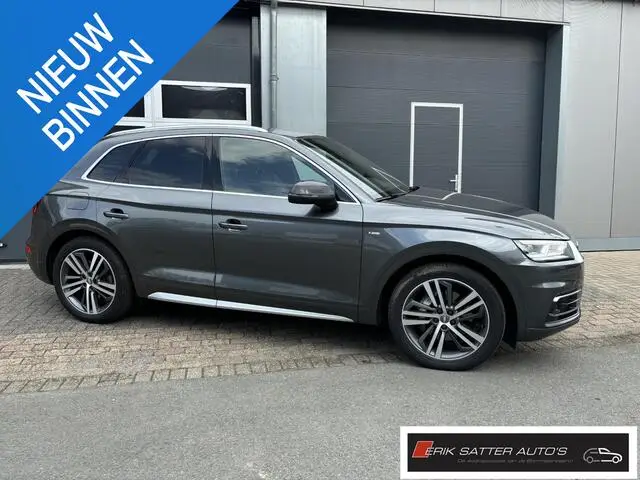 Photo 1 : Audi Q5 2020 Diesel