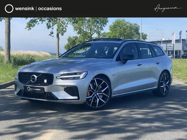 Photo 1 : Volvo V60 2020 Hybride