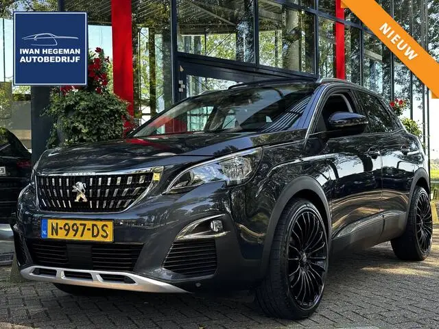 Photo 1 : Peugeot 3008 2020 Petrol