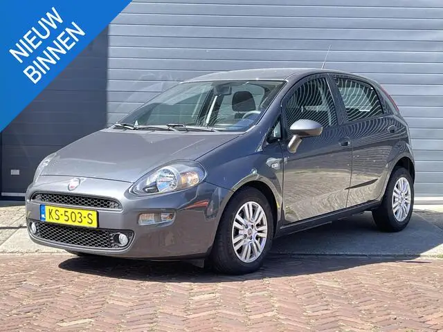 Photo 1 : Fiat Punto 2016 Essence