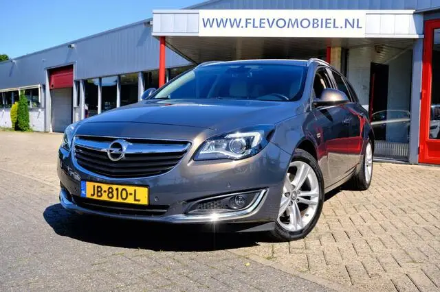 Photo 1 : Opel Insignia 2016 Petrol