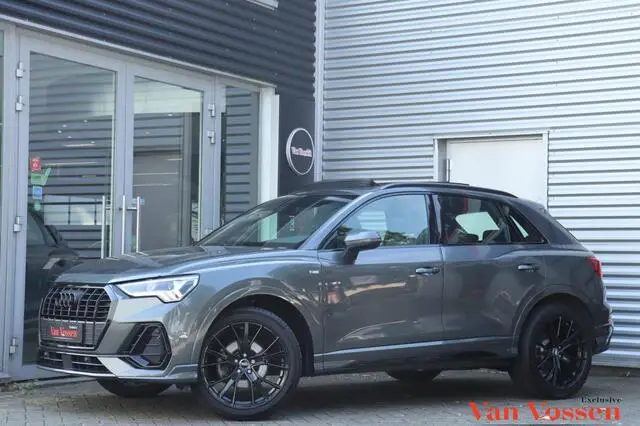 Photo 1 : Audi Q3 2020 Essence