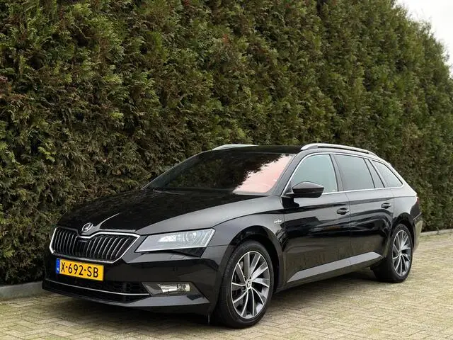 Photo 1 : Skoda Superb 2019 Essence