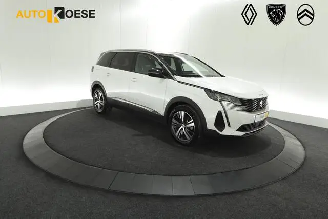 Photo 1 : Peugeot 5008 2023 Essence