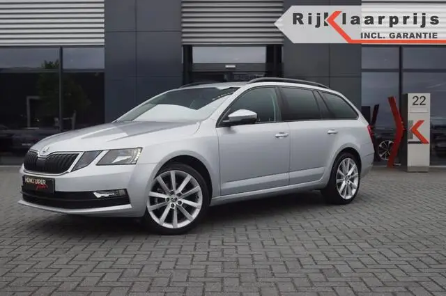 Photo 1 : Skoda Octavia 2018 Petrol