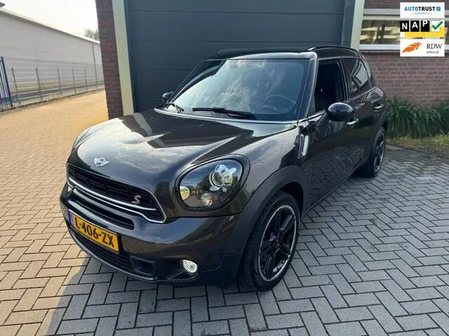 Photo 1 : Mini Countryman 2016 Essence