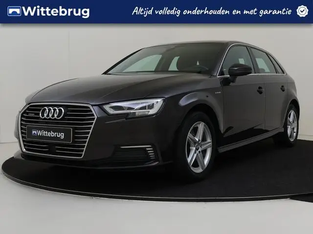 Photo 1 : Audi A3 2016 Hybride