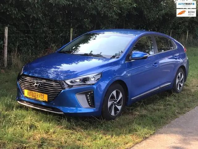 Photo 1 : Hyundai Ioniq 2016 Hybrid