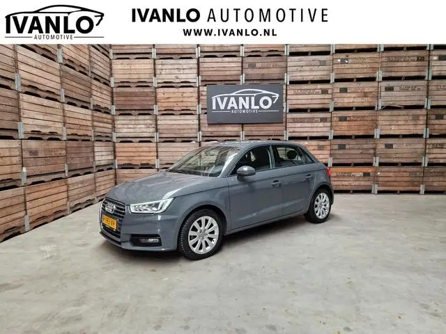 Photo 1 : Audi A1 2016 Petrol