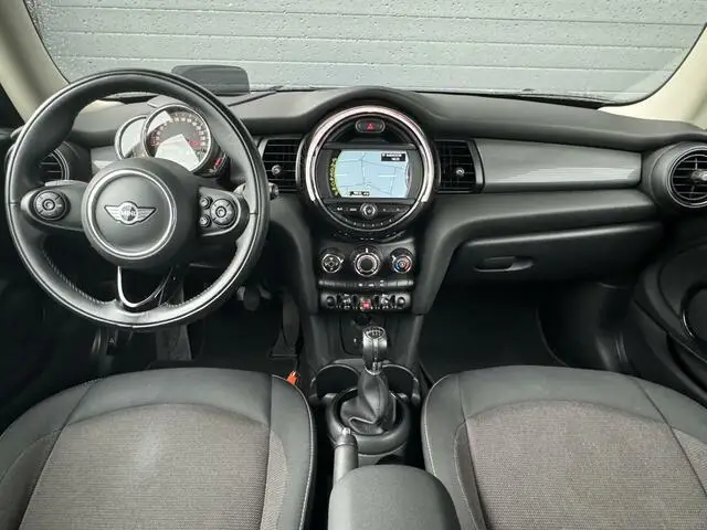 Photo 1 : Mini Cooper 2018 Petrol