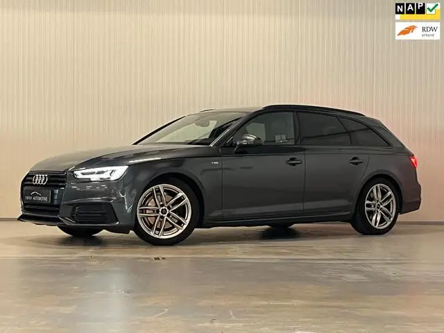 Photo 1 : Audi A4 2018 Petrol