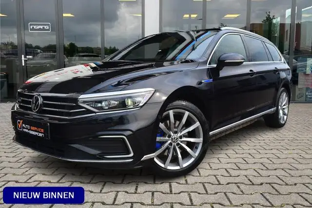 Photo 1 : Volkswagen Passat 2021 Hybride