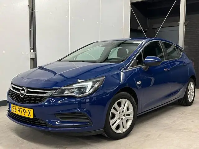 Photo 1 : Opel Astra 2018 Essence