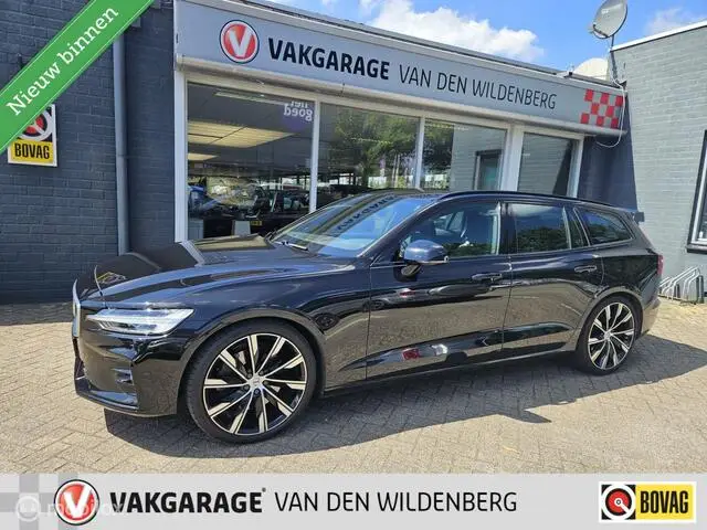 Photo 1 : Volvo V60 2018 Petrol